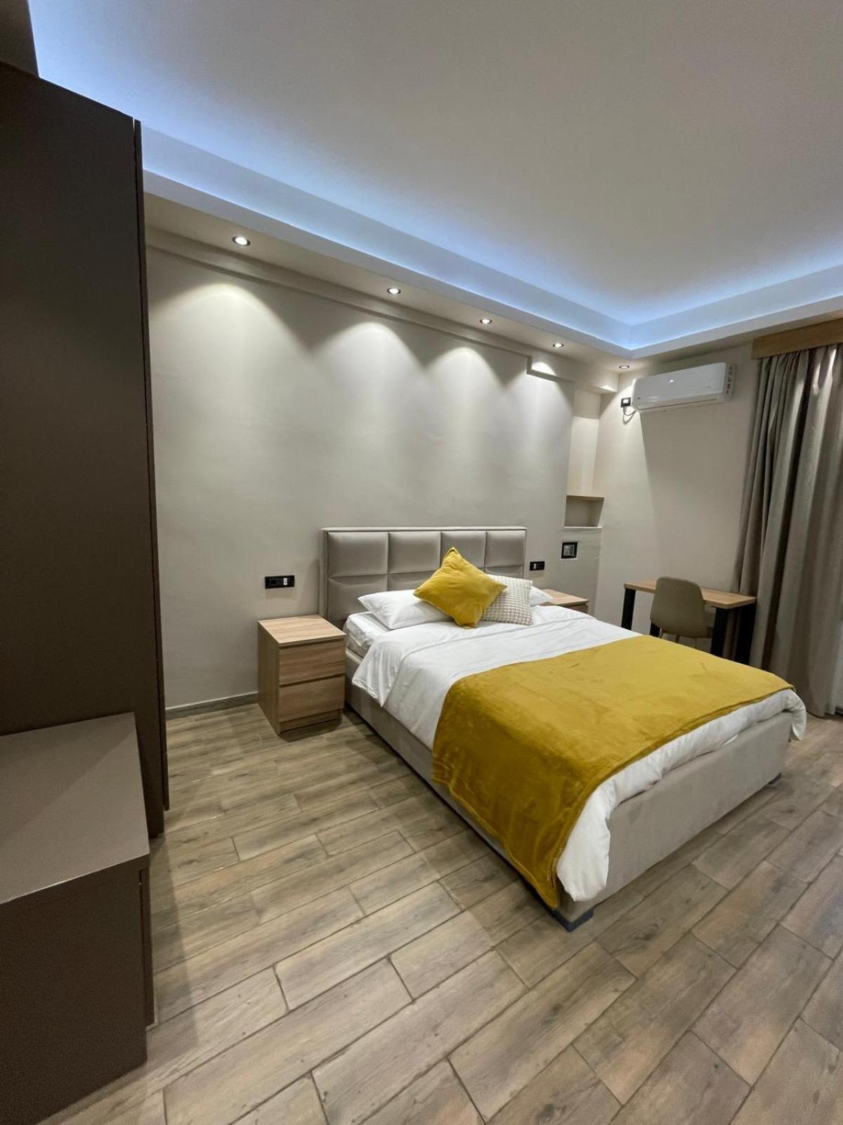 Aparthotel Luxury *